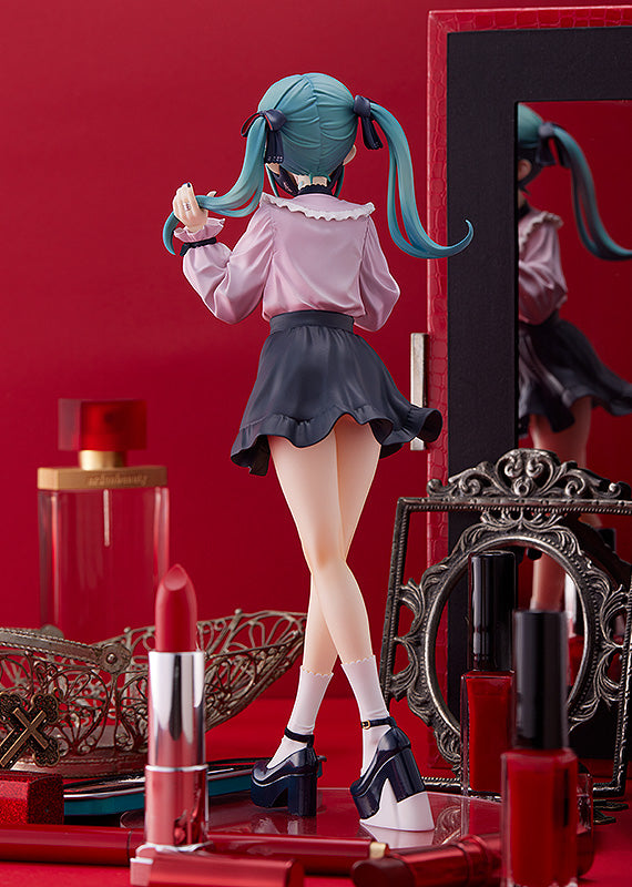 POP UP PARADE Hatsune Miku: The Vampire Ver. L