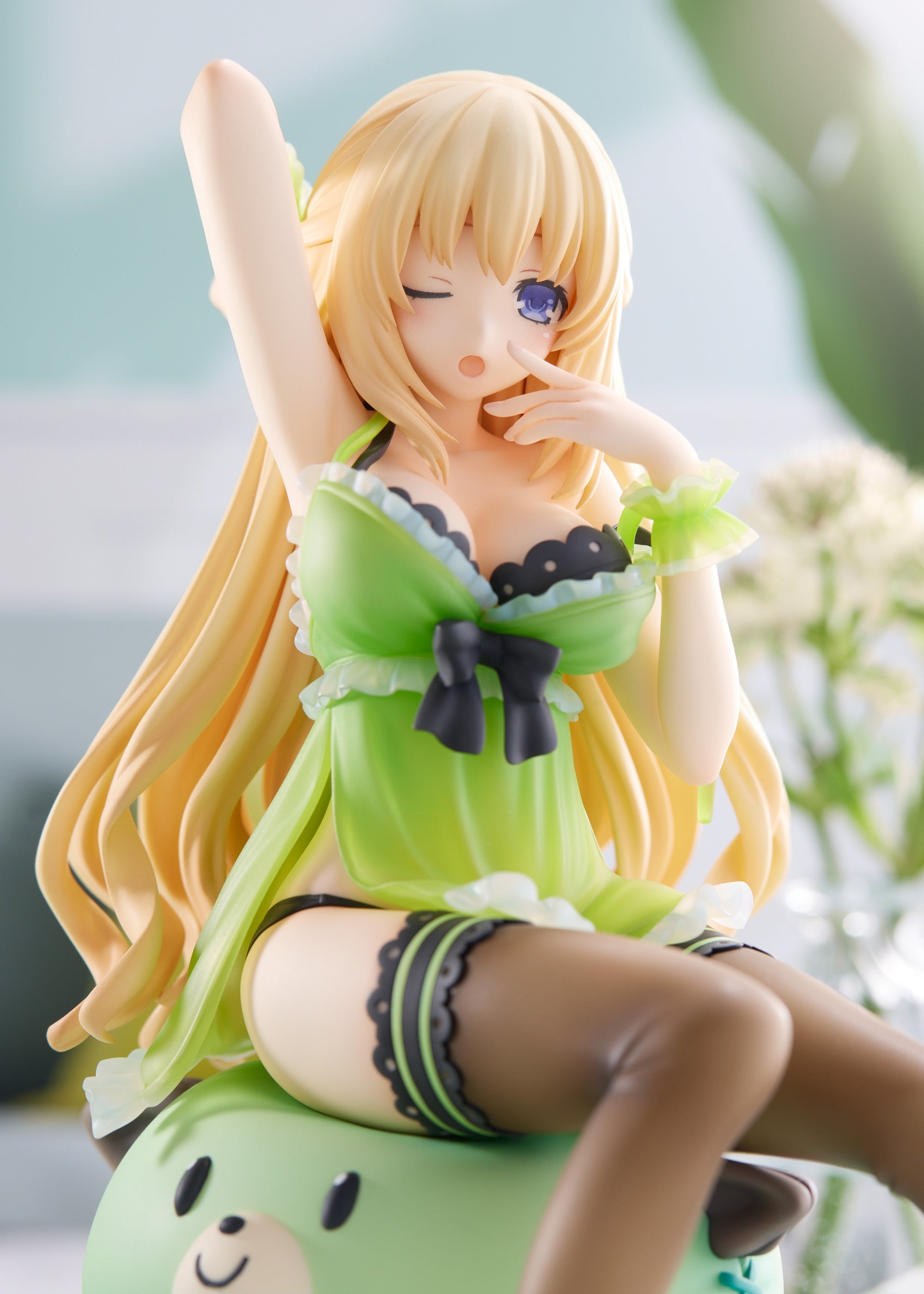 Hyperdimension Neptunia Vert Wake Up ver. 1:8 PVC Figure with Bonus Acrylic Key Chain