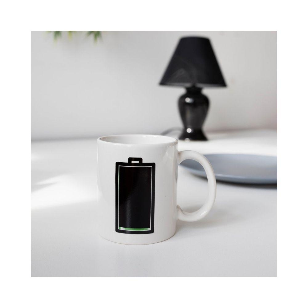 Kikkerland Drinkware Heat Changing Mug - Battery